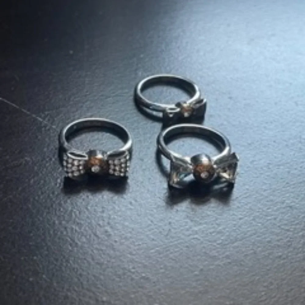 Henri Bendel Rings - Picture 3 of 3